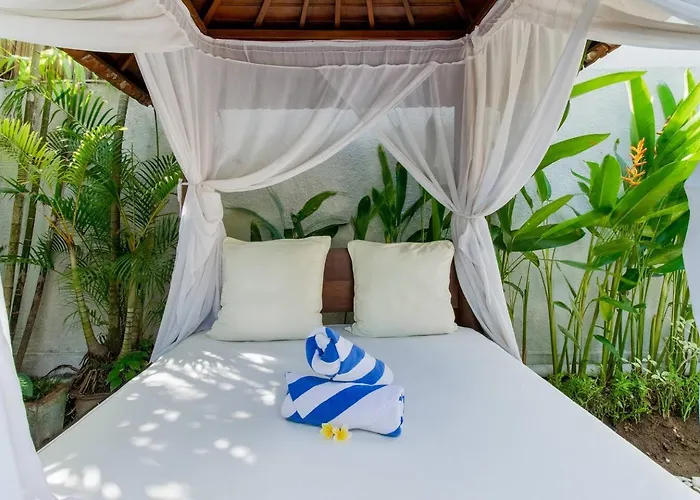 Istana 1 - Heart Of Seminyak, 2br, Sleeps 4 *