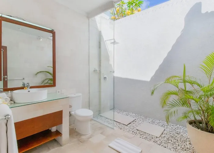 Istana 1 - Heart Of Seminyak, 2br, Sleeps 4 Seminyak (Bali)
