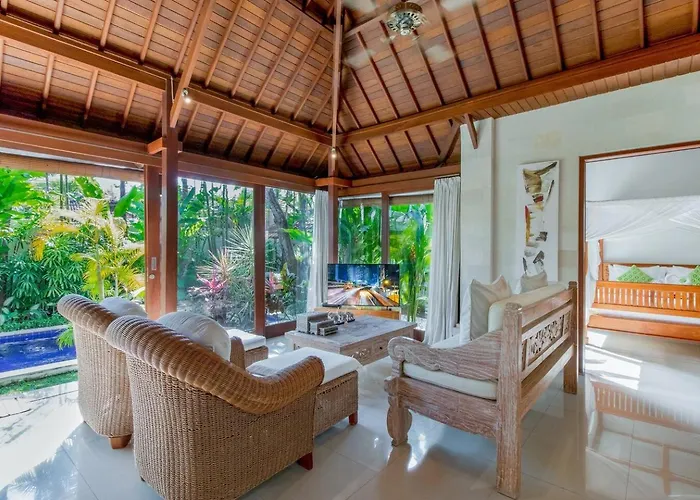 Istana 1 - Heart Of Seminyak, 2br, Sleeps 4 Villa