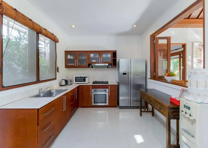 Villa Istana 1 - Heart Of Seminyak, 2br, Sleeps 4